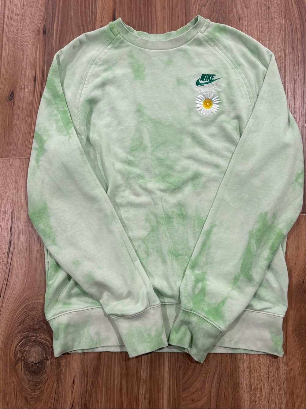 Nike White & Green Daisy Embroidered Crewneck